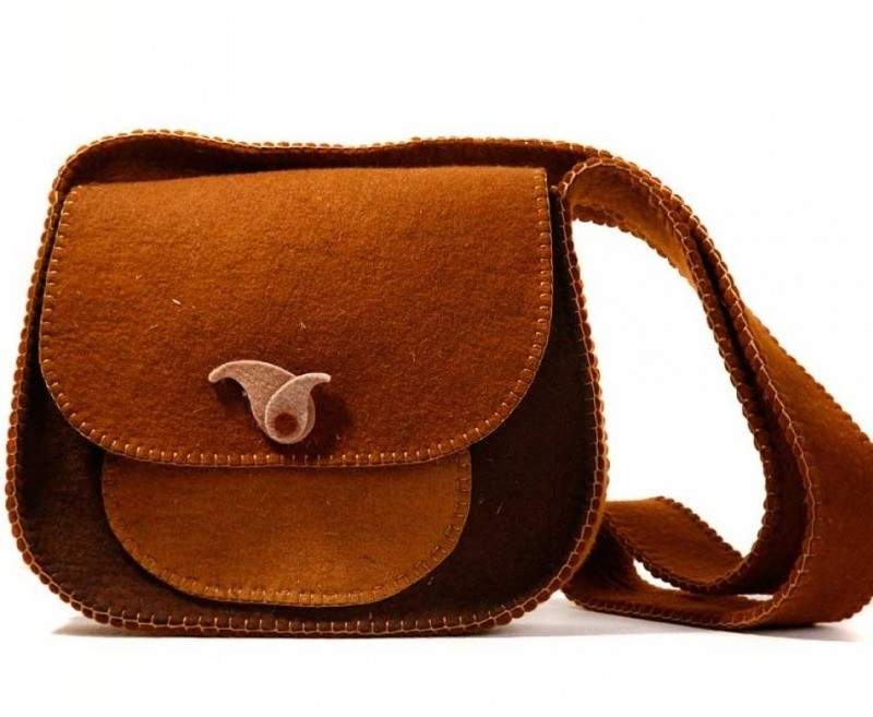 تصویر 2 از کیف نمدی در مدل ها و سبک های جذاب برای استفاده روزمره